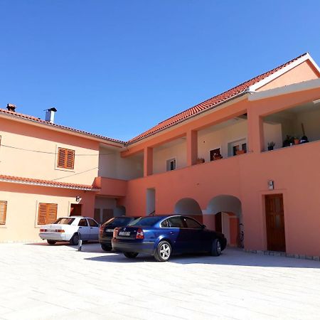 Apartments Leon Нін Екстер'єр фото
