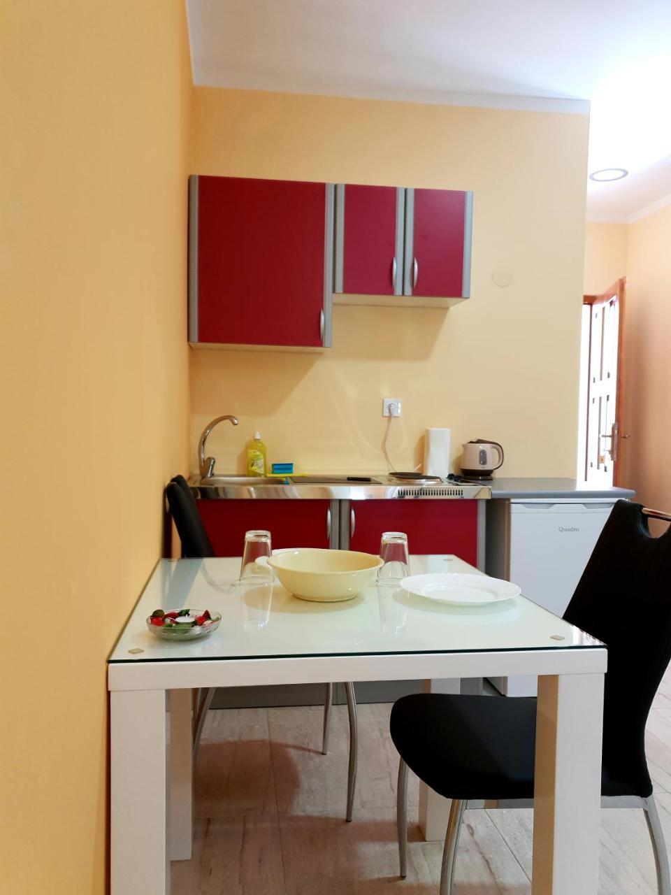 Apartments Leon Нін Екстер'єр фото