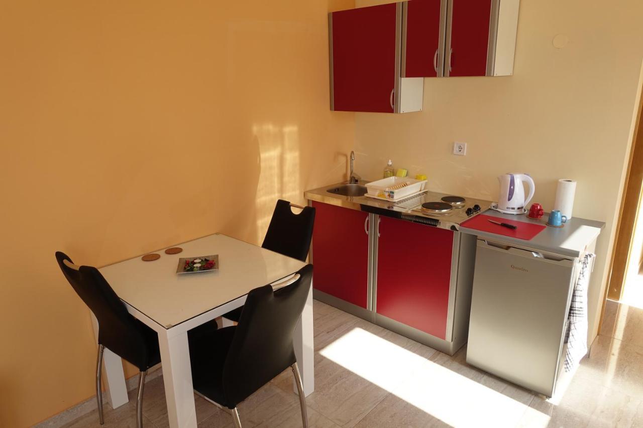 Apartments Leon Нін Екстер'єр фото